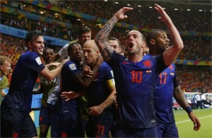 بازی فوتبال اسپانیا و هلند جام جهانی برزیل